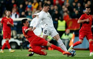 KAD JE TEŠKO – VLAHOVIĆ: Evo kako je napadač Juventusa matirao Mijatovića! (VIDEO)