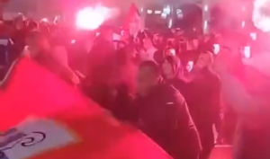 KORTEO SRPSKIH NAVIJAČA U PODGORICI: Naša selekcija će imati moćnu podršku u pohodu na nova 3 boda! (VIDEO)