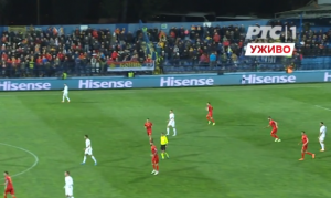 (FOTO UBOD) ZASTAVA SRBIJE SE NAŠLA MEĐU NAVIJAČIMA CRNE GORE: Dobra atmosfera na tribinama nosi oba tima!