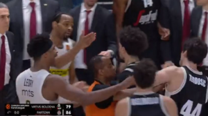 SUKOB TEODOSIĆA I PANTERA: Grub faul bivšeg kapitena Srbije izazvao burnu reakciju Amerikanca! (VIDEO)