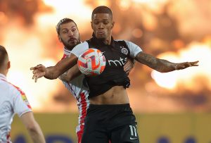 PARTIZANOVO ODLIČNO POLUVREME NEDOVOLJNO ZA BOD: Zvezda slavila u derbiju – atmosfera luda, fudbal ne baš sjajan! (FOTO) (VIDEO)