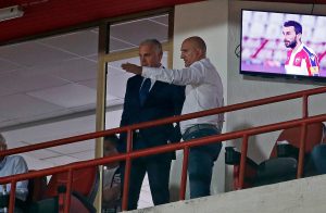 UPRAVA CRVENE ZVEZDE NA SASTANKU SA POTENCIJALNIM TRENEROM: Promena na klupi sve izvesnija! (FOTO)