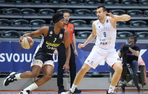 PARTIZAN FENOMENALAN U ZADRU: Crno-beli vode sa 19 razlike na poluvremenu! (FOTO)