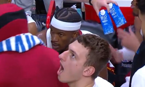 NIKOLA JOVIĆ U NEVERICI: Mladi srpski košarkaš ostao u šoku nakon brutalne partije njegovog saigrača! (VIDEO)