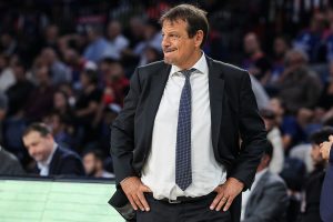 ATAMAN NA KLUPI PANATINAIKOSA: Rastanak sa Efesom sve bliži! (FOTO)