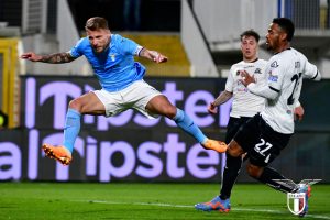 JEDAN OD NAJBOLJIH FUDBALERA LACIJA IMAO SAOBRAĆAJKU: „Tramvaj je prošao kroz crveno!“ (VIDEO)