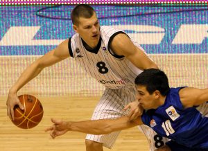 DAO SAM KOŠ ZA POBEDU, OTAC NIJE PRIČAO SA MNOM MESEC DANA: Srpski plejmejker otkrio detalje sa čuvene utakmice!