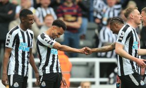 NJUKASL PONIZIO TOTENHEM: Svrake za 20 minuta postigle pet golova i zakoračile ka Ligi šampiona! (VIDEO)