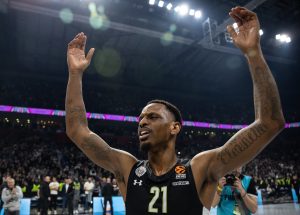 NANELI PEVAO HIMNU, PA REŠIO MEČ SA PANATINAIKOSOM: Na konferenciji ga je pohvalio i Obradović! (VIDEO)