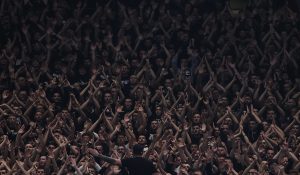 GROBARI, SVAKA ČAST: Navijači Partizana predivnom akcijom oduševili celu Evropu! (VIDEO)