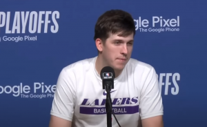 DA LI MU JE POPULARNOST UDARILA U GLAVU: Nova „zvezda“ Lejkersa kulirala pozive i poruke od selektora Nemačke!