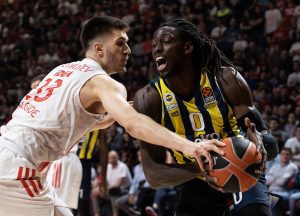 (POLUVREME) TVRDA UTAKMICA U PIONIRU: Igra se u serijama, Zvezda vodi protiv Fenerbahčea! (FOTO)