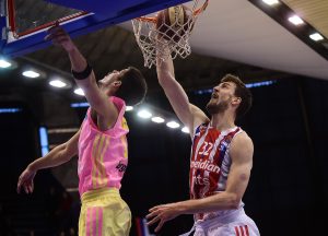 (POLUVREME) PLES FAKUNDA KAMPACA NA NOVOM BEOGRADU: Velika prednost za Zvezdu protiv Mege nakon 20 minuta igre! (VIDEO)