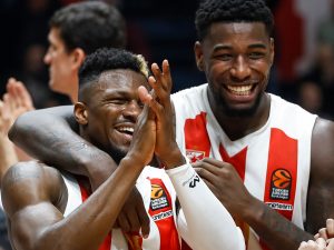 BIVŠI AS ZVEZDE NE VERUJE ŠTA VIDI: ‘Gledam MMA, kakvo divljaštvo! Molim se za igrače Reala kada dođu u Arenu!’ (FOTO) (VIDEO)