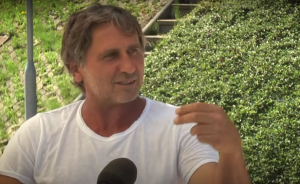 ‘ČETIRI GODINE SAM BIO U PARTIZANU, ALI ZVEZDA JE ZA MENE SVETINJA’: Legendarni fudbaler otkrio da ne može da navija za crno-bele!