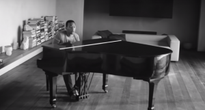 ‘DAJ DRUŽE DAJEM TI 55.000 EVRA ZA JEDNU PESMU’: Poznati fudbaler pevaču nudio pravo bogatstvo, a on odbio dolazak na venčanje! (VIDEO)