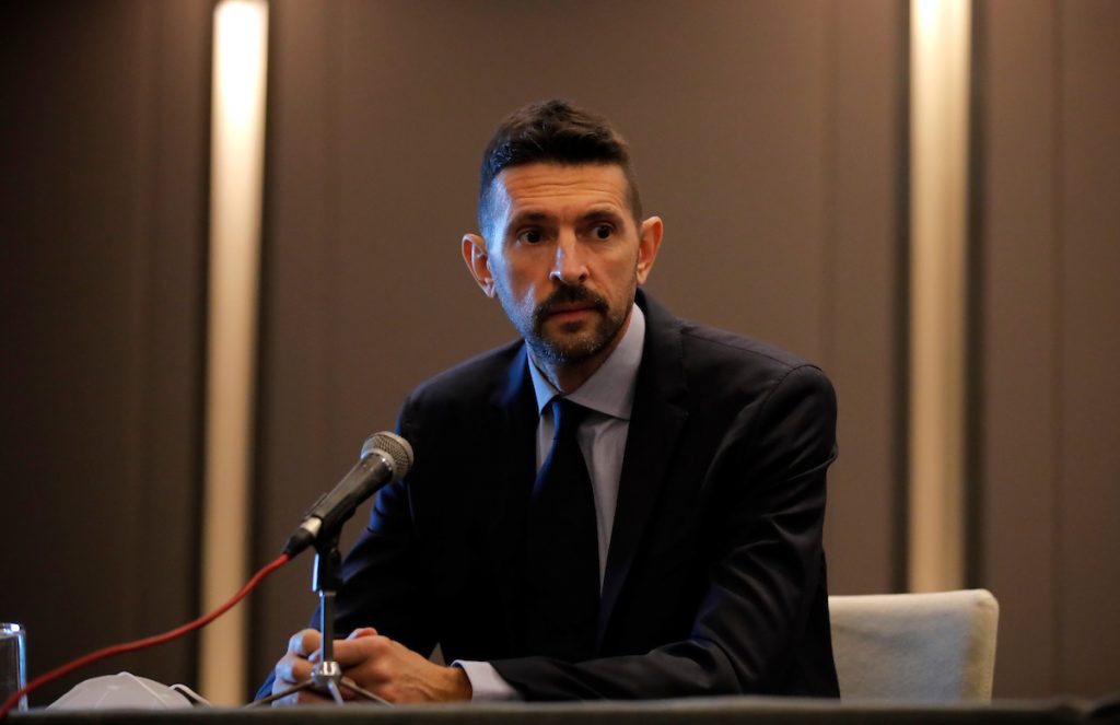 NEZAPAMĆENE I NEPRIHVATLJIVE GREŠKE SUDIJE: Čak se i u studiju TV Arena Sport čuo revolt o suđenju!