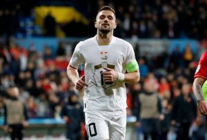 DUŠAN TADIĆ O INCIDENTU SA KOKČUOM: „To su gluposti! Otresao sam ga na zemlju i pitao da li je trava ukusna!“