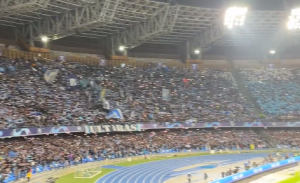 LUDNICA U NAPULJU: Navijači Napolija priredili fantastičnu atmosferu uoči meča sa Milanom! (VIDEO)