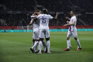 JEDAN OD NAJBOLJIH IGRAČA PSŽ-A PRODUŽIO UGOVOR SA TIM KLUBOM: Parižani osigurali bitnog igrača! (FOTO)