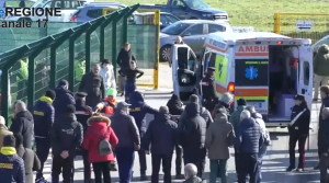 TREBALO JE DA BUDE NAJLEPŠI DAN U KARIJERI: Sutkinja morala da prekine svoj debitantski meč kako bi spasila život navijaču! (VIDEO)