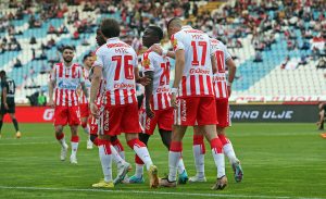 (POLUVREME) ZVEZDINI REZERVISTI ŽELJNI IGRE: Čukarički bez ikakve šanse u prvih 45 minuta! (VIDEO)