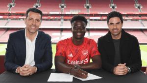 ARSENAL IZGUBIO TITULU, ALI NE I NAJBOLJEG IGRAČA: Saka ostaje na severu Londona! (VIDEO)