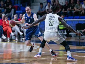 (POLUVREME) EGAL U PODGORICI: Partizan u ozbiljnim problemima, Studenti pružaju žestok otpor!