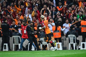 IKARDI VRAĆA TITULU NA NEF: Galata na korak od titule!