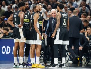 PARTIZAN DOBIO SVOJ AUTOBUS: Jedna poruka će ih pratiti na svakom gostovanju! (FOTO)