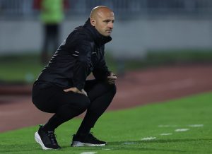 DULJAJ MORAO DA PODVIKNE NA POLUVREMENU: Trener crno-belih prokomentarisao i skandiranje koje su mu Grobari uputili! (VIDEO)