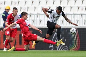 POSLEDNJA ŠANSA ZA CRNO-BELE, LIGA ŠAMPIONA GOTOVO NEMOGUĆA MISIJA: Evo gde možete gledati utakmicu Vojvodina – Partizan!