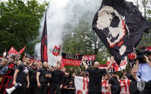 NAVIJAČI MILANA PRUŽILI PODRŠKU SVOJIM LJUBIMCIMA: Sprektakl na treningu! (FOTO) (VIDEO)