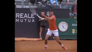 ĐOKOVIĆ BESAN NA SVOJ STRUČNI ŠTAB: ’Svi ste u konfuziji!’ (VIDEO)