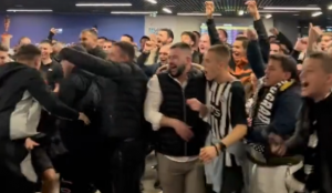 DOČEK ZA KOŠARKAŠE NA AERODROMU: Sve je Grmelo od pesme Grobara! (VIDEO)