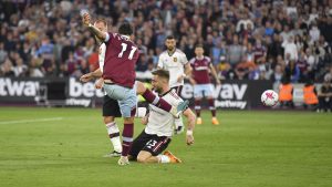 CRNI OBLAK SE NADVIO NAD ’OLD TRAFORDOM’: Mančester poražen od Vest Hema!