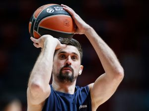 NAPAD HULIGANA NA KOŠARKAŠKU ZVEZDU U RUSIJI: Plejmejker završio u bolnici! (FOTO)