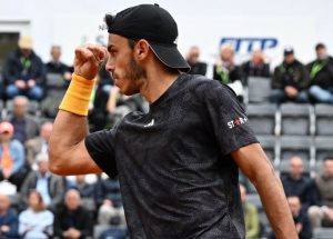 VELIKO IZNENAĐENJE U RIMU: Argentinac izbacio Sinera i olakšao Novaku put do finala!