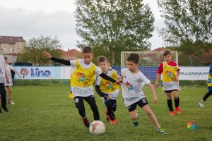 ‘PRUŽAM RUKU, NE PODMEĆEM NOGU’: Želja je jasna – što više dece na sportskim terenima! (FOTO)