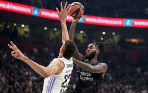 PARTIZAN IPAK NIJE MOGAO DO PREOKRETA: Real slavio u punoj Areni i obezbedio majstoricu!