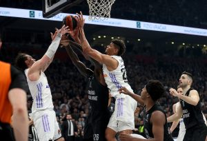 SITUACIJA KOJA JE PRELOMILA MEČ: Tavares pogodio nemoguće, Obradović besan na Lesora! (VIDEO)