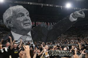 ARENA GORI, PAO REKORD: Igla da padne ne može, a Grobari zapalili atmosferu! (VIDEO)