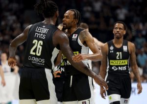 ŠUTERSKA KLINIKA U ARENI: 17 trojki i 112 poena raspoloženog Partizana!