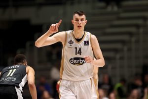 OVAKO JE IVIŠIĆ PRESUDIO PARTIZANU: Monstruozno zakucavanje pod faulom za pobedu! (VIDEO)