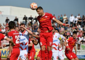 ZVEZDA REMIZIRALA SA RADNIČKIM U KRAGUJEVCU: Ivanić pogodio u završnici, domači izjednačili – golman Leković heroj! (FOTO) (VIDEO)