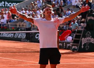 ŠOK NA ROLAN GAROSU: Brazilac eliminisao Medvedeva u prvom kolu!