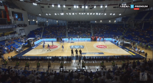 POLUPRAZNA MORAČA U KLJUČNOM MEČU ZA BUDUĆNOST: Utakmica kasnila zbog problema sa konstrukcijom! (FOTO)