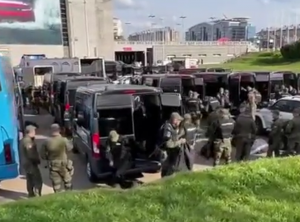 RATNO STANJE ISPRED ARENE? Španci u strahu zbog gomile žandarma pred meč Partizana i Reala! (VIDEO)