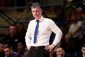 MIJOVIĆ: ‘Osećam stid i sramotu! Izvinjavam se svima koji godinu dana ne dolaze zbog toga kako izgledamo na terenu!’ (FOTO)