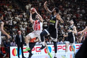 ZVEZDA STIGLA DO PRVE POBEDE U SERIJI: Crveno-beli savladali Partizan u trećem meču, već u utorak četvrti! (FOTO)